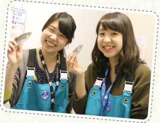 学生たちがペンギン飼育を担当しています!